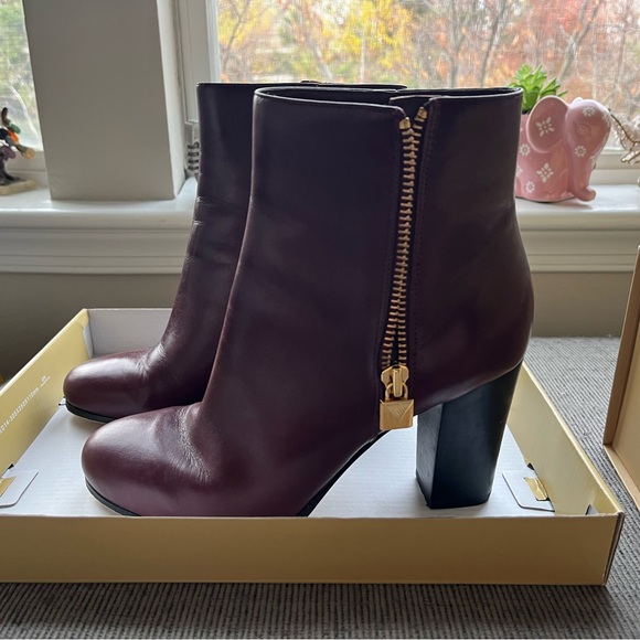 Michael Kors ankle boots - Picture 2 of 2